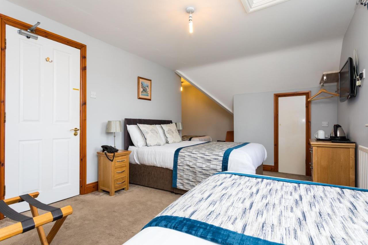 The Lawn Guest House Gatwick Horley Exterior photo