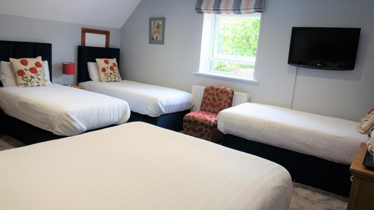 The Lawn Guest House Gatwick Horley Exterior photo