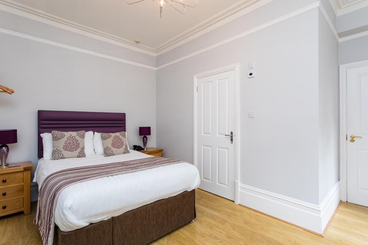 The Lawn Guest House Gatwick Horley Exterior photo