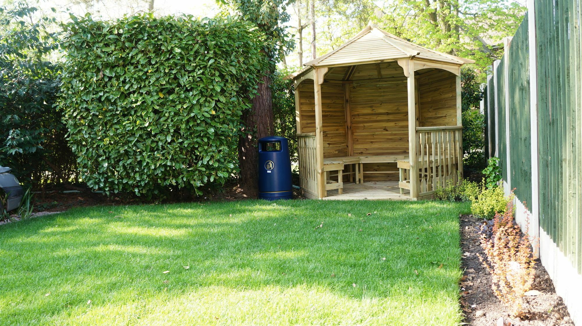The Lawn Guest House Gatwick Horley Exterior photo