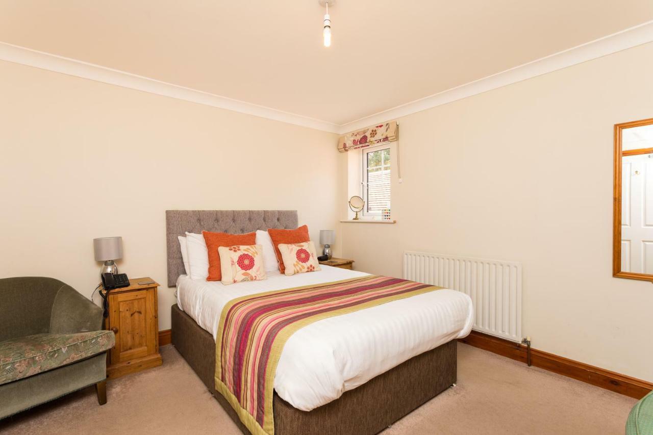 The Lawn Guest House Gatwick Horley Room photo